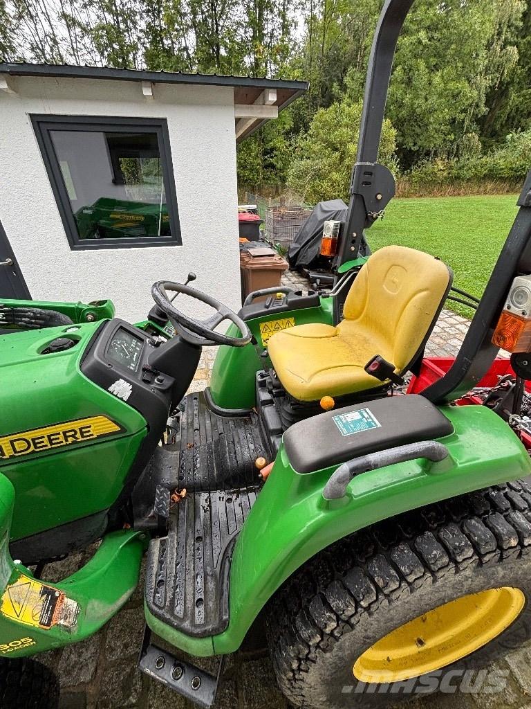 John Deere 3036 E Manji traktori