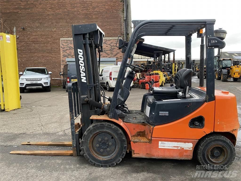 Doosan D25S-5 Dizelski viljuškari