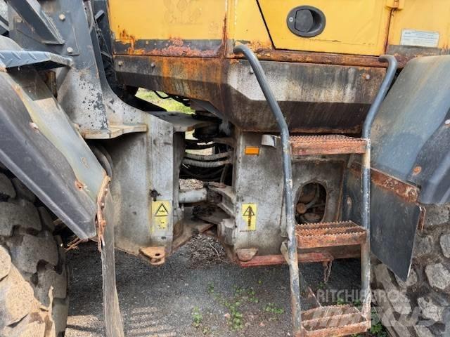 Komatsu WA 200 Utovarivači na točkove