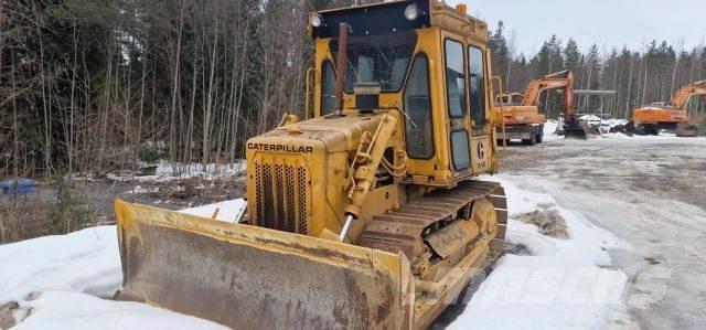 CAT D4E Buldožeri guseničari