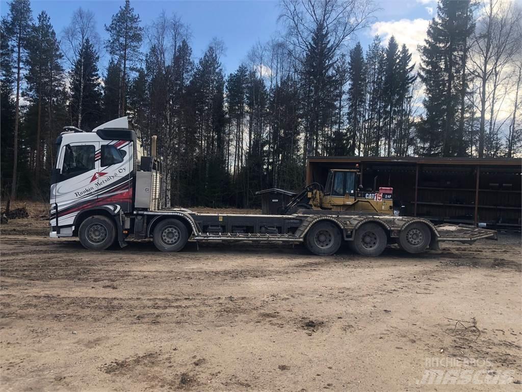 Volvo FH13 Kamioni za prevoz šumarskih mašina