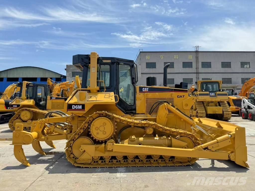 CAT D 6 M Buldožeri guseničari