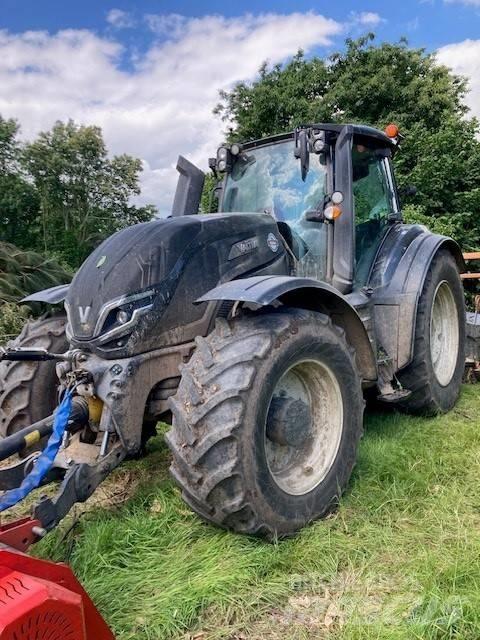 Valtra T235V Traktori