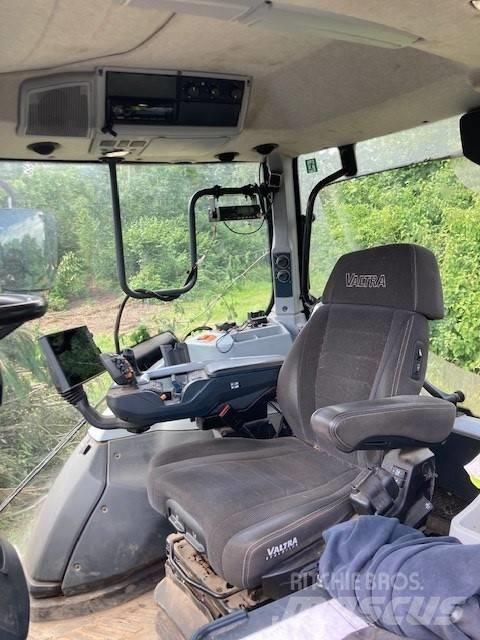 Valtra T235V Traktori