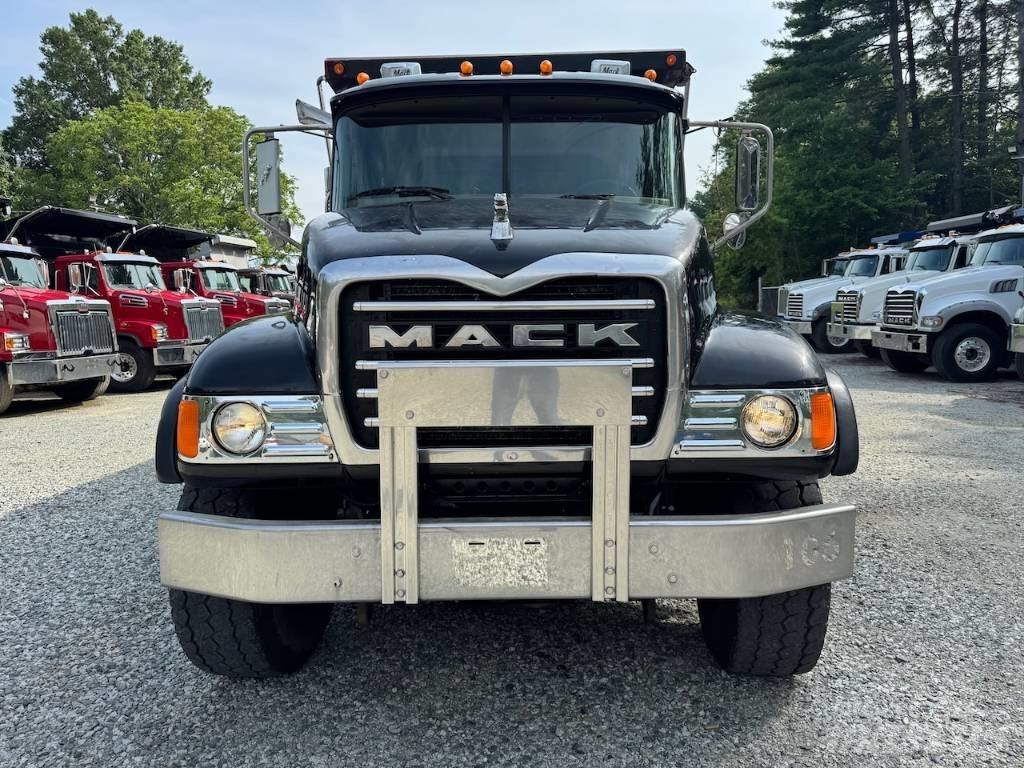 Mack Granite CV 713 Kiperi kamioni