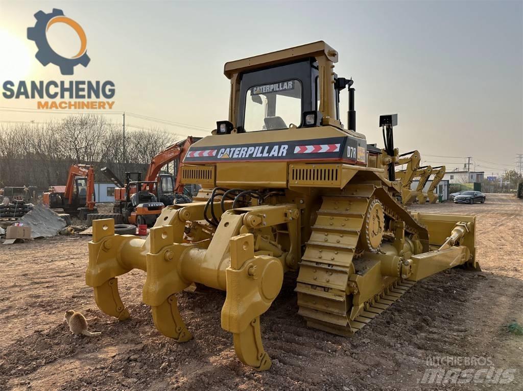 CAT D7R Buldožeri guseničari