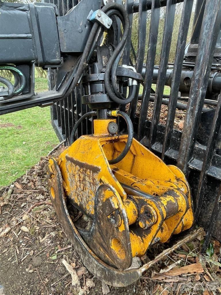 Valtra N122 Traktori