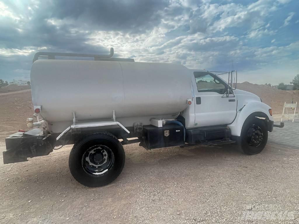 Ford F 750 XLT Kamioni za vodu