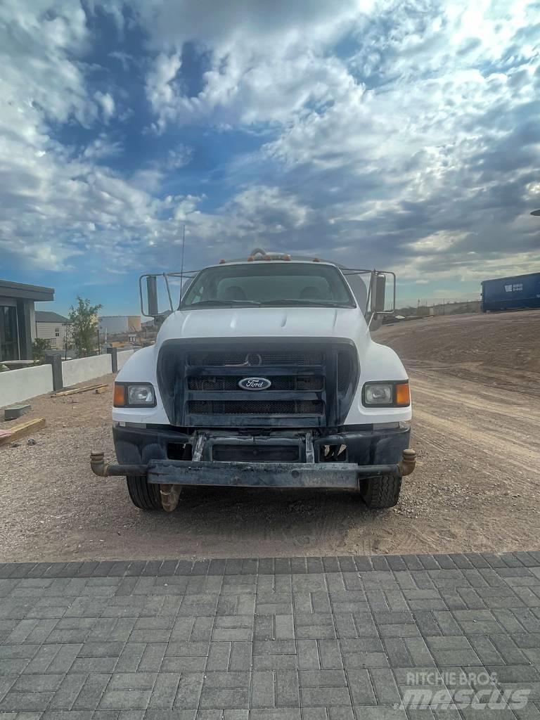 Ford F 750 XLT Kamioni za vodu