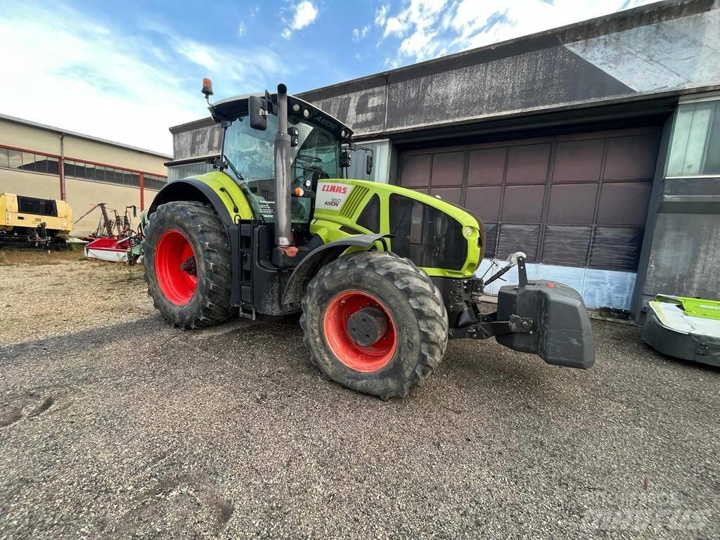 CLAAS Axion 810 Traktori