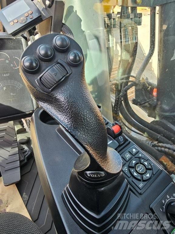 Volvo EC350EL Bageri guseničari