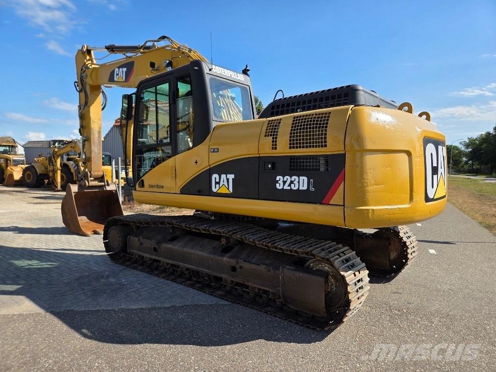 CAT 323DL Bageri guseničari