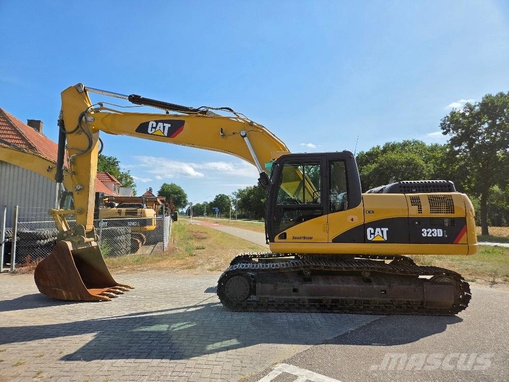 CAT 323DL Bageri guseničari