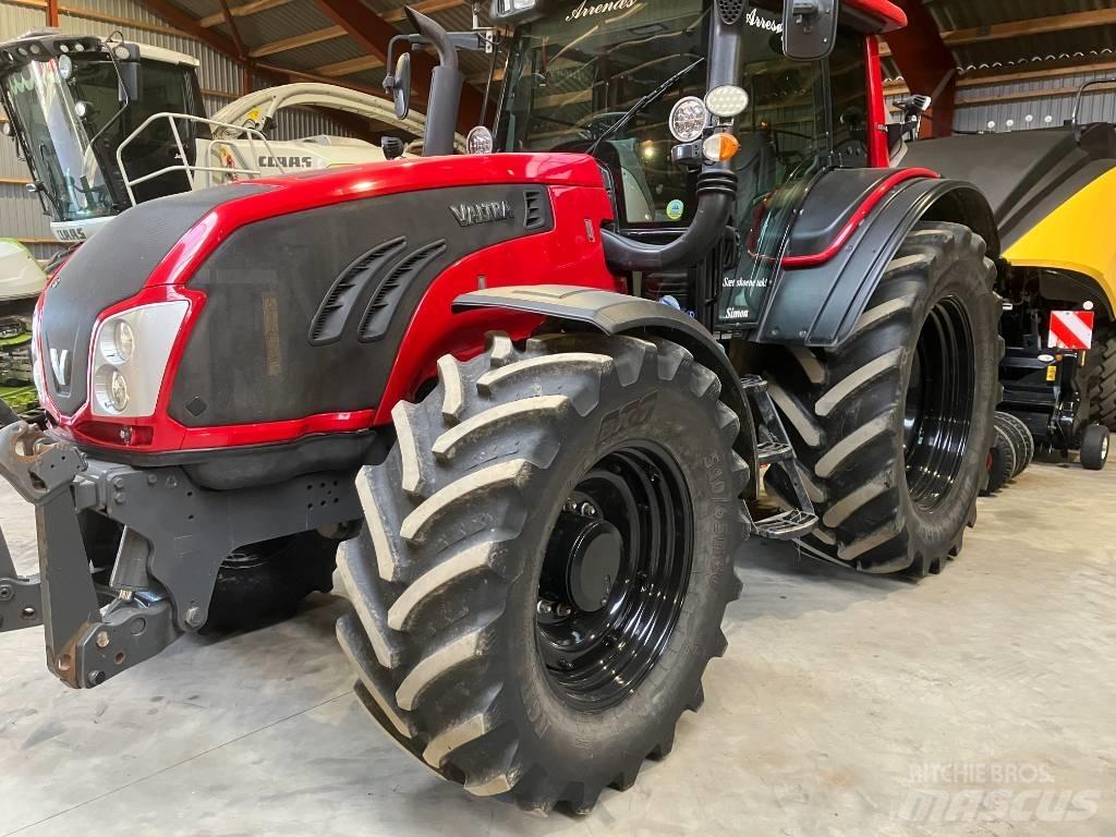 Valtra T 153 HT Traktori
