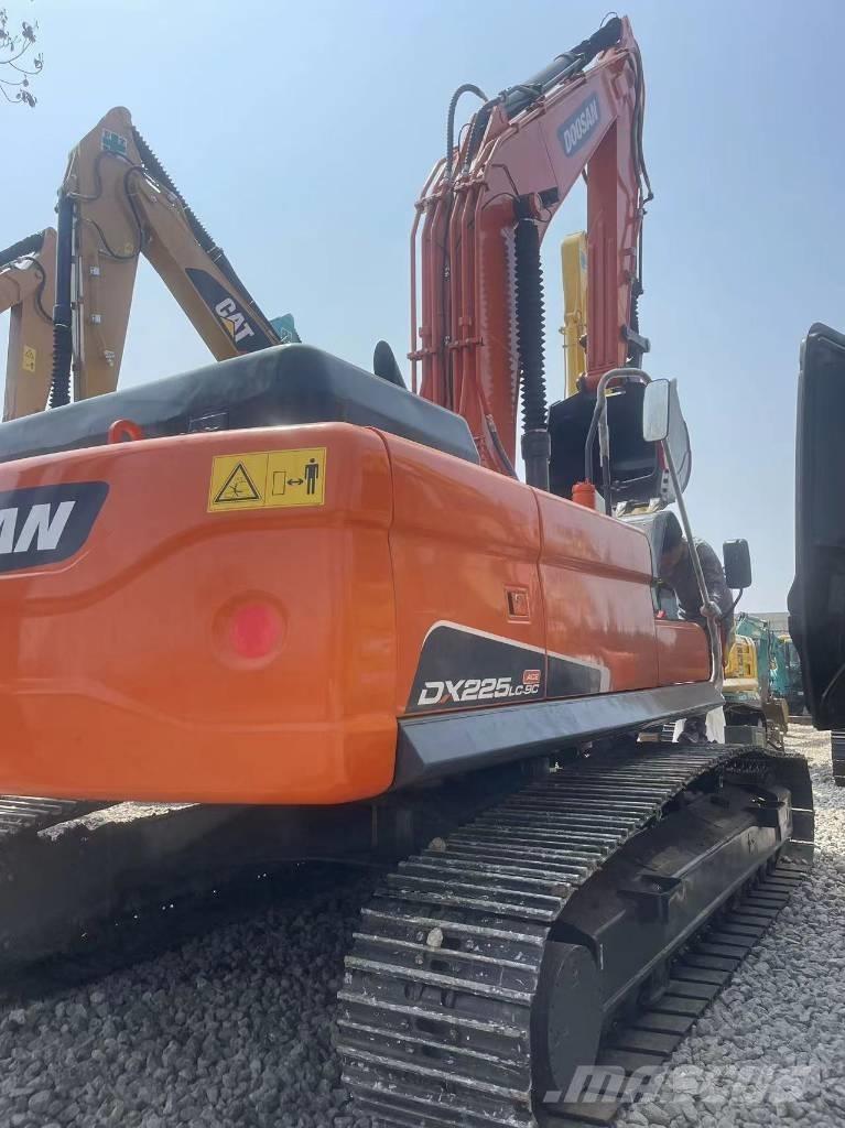 Doosan DX 225LC-9C Bageri guseničari