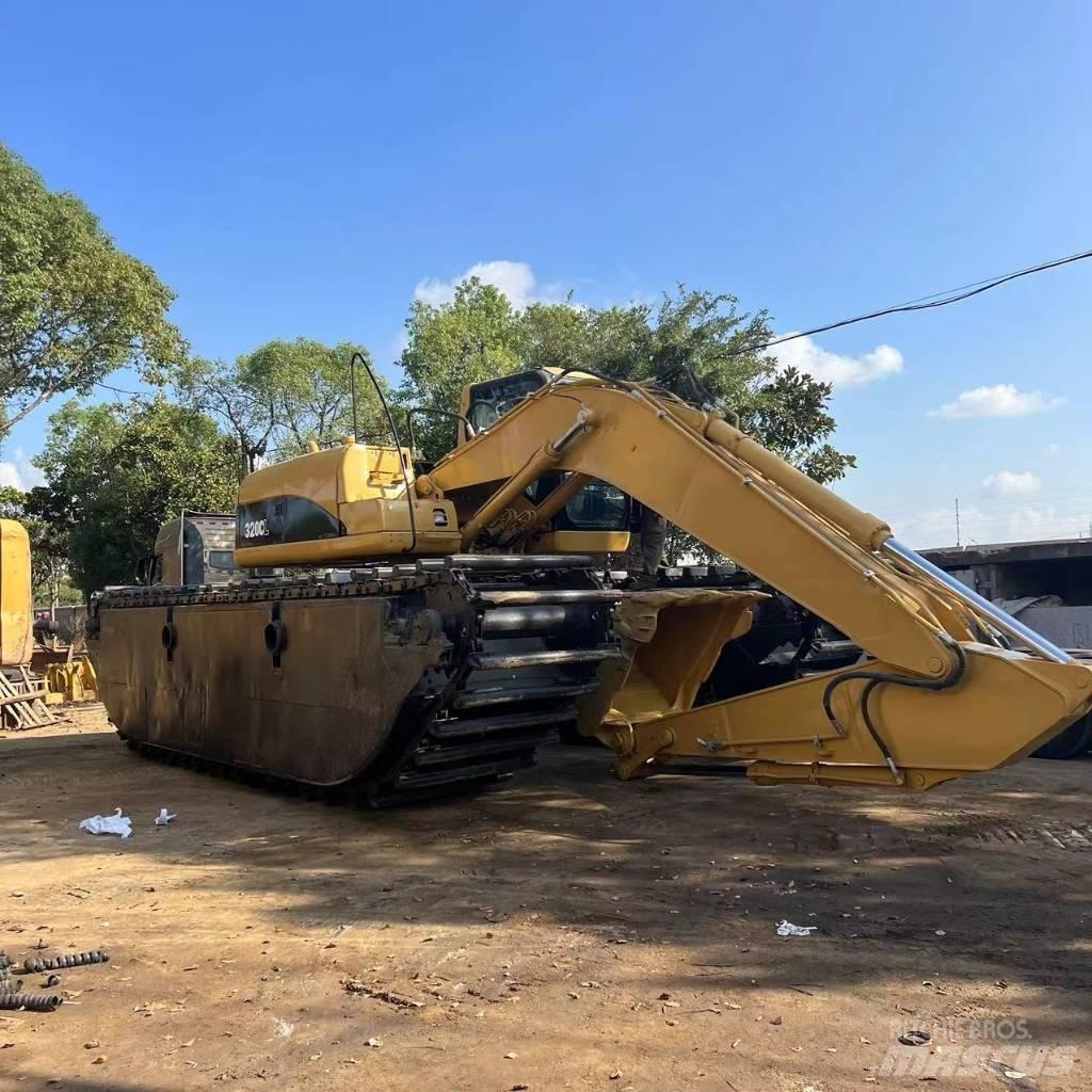 CAT 320 C Polovni amfibijski bageri