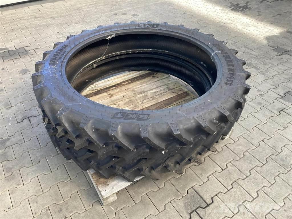 BKT 270/95R46 Gume, točkovi i felne