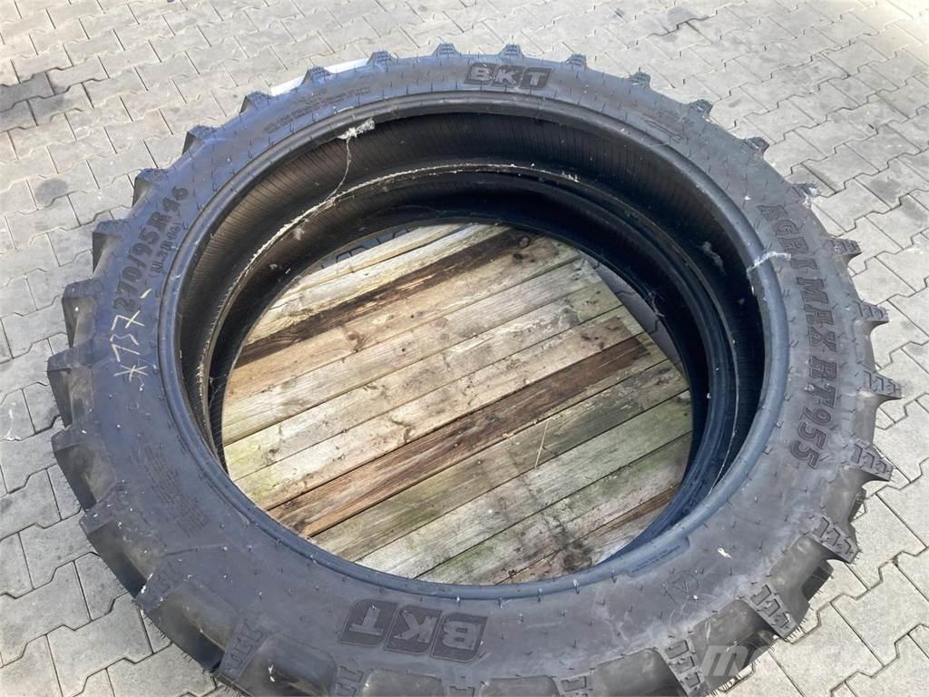 BKT 270/95R46 Gume, točkovi i felne