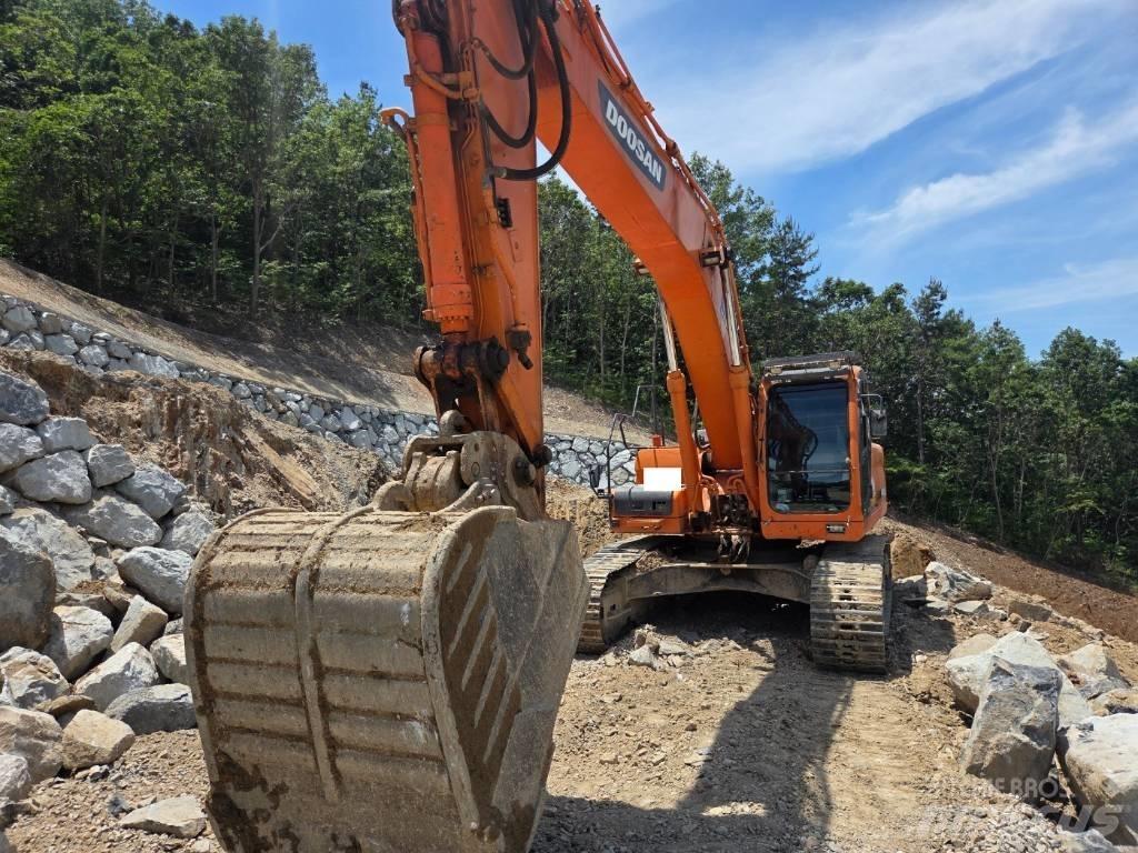 Doosan DX 300 LCA Bageri guseničari