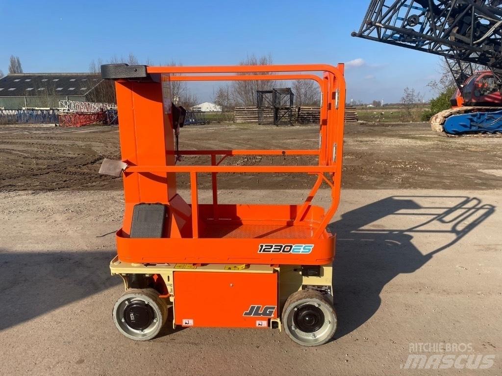 JLG 1230 ES Makazaste platforme