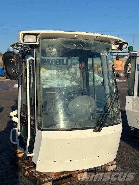 Liebherr L 538 CAB Kabine i unutrašnjost