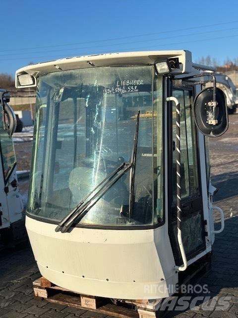 Liebherr L 538 CAB Kabine i unutrašnjost