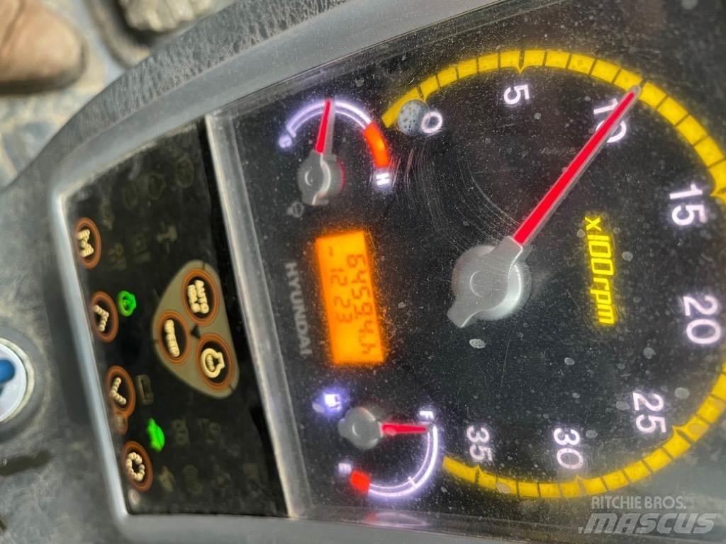 Hyundai R80CR-9 Midi bageri 7t – 12t