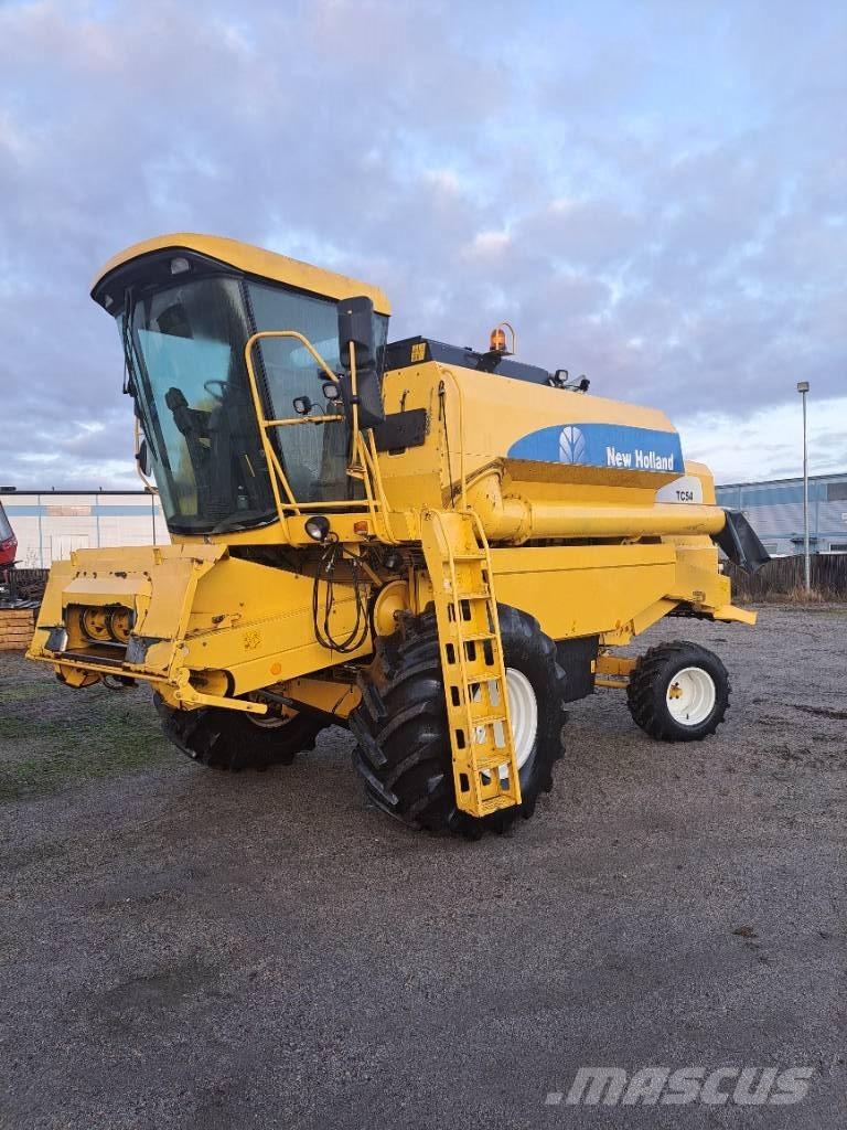 New Holland TC 54 Kombajni
