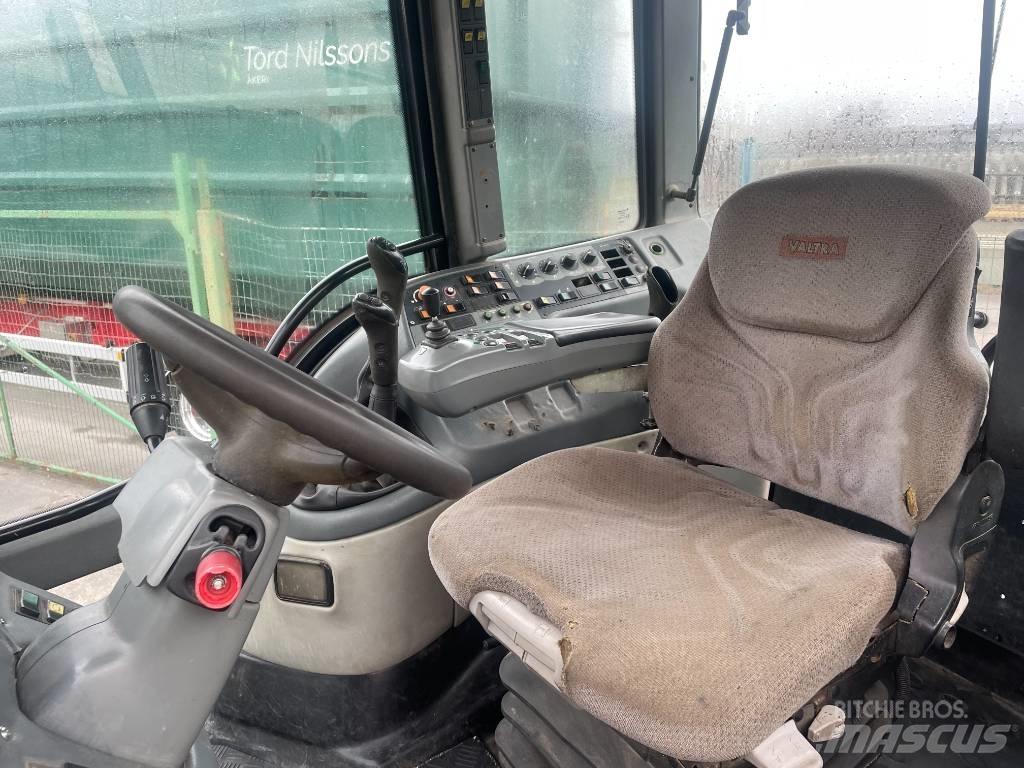 Valtra T 190 Traktori