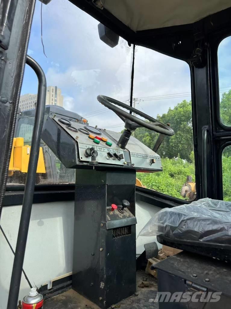 Dynapac CA25D Valjci sa jednim bubnjem