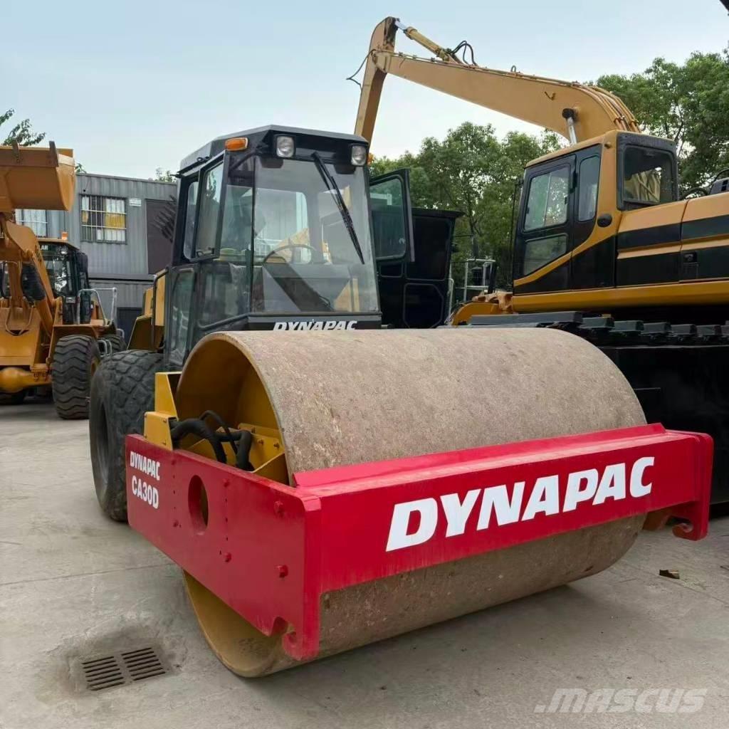 Dynapac CA 30 D Valjci sa jednim bubnjem
