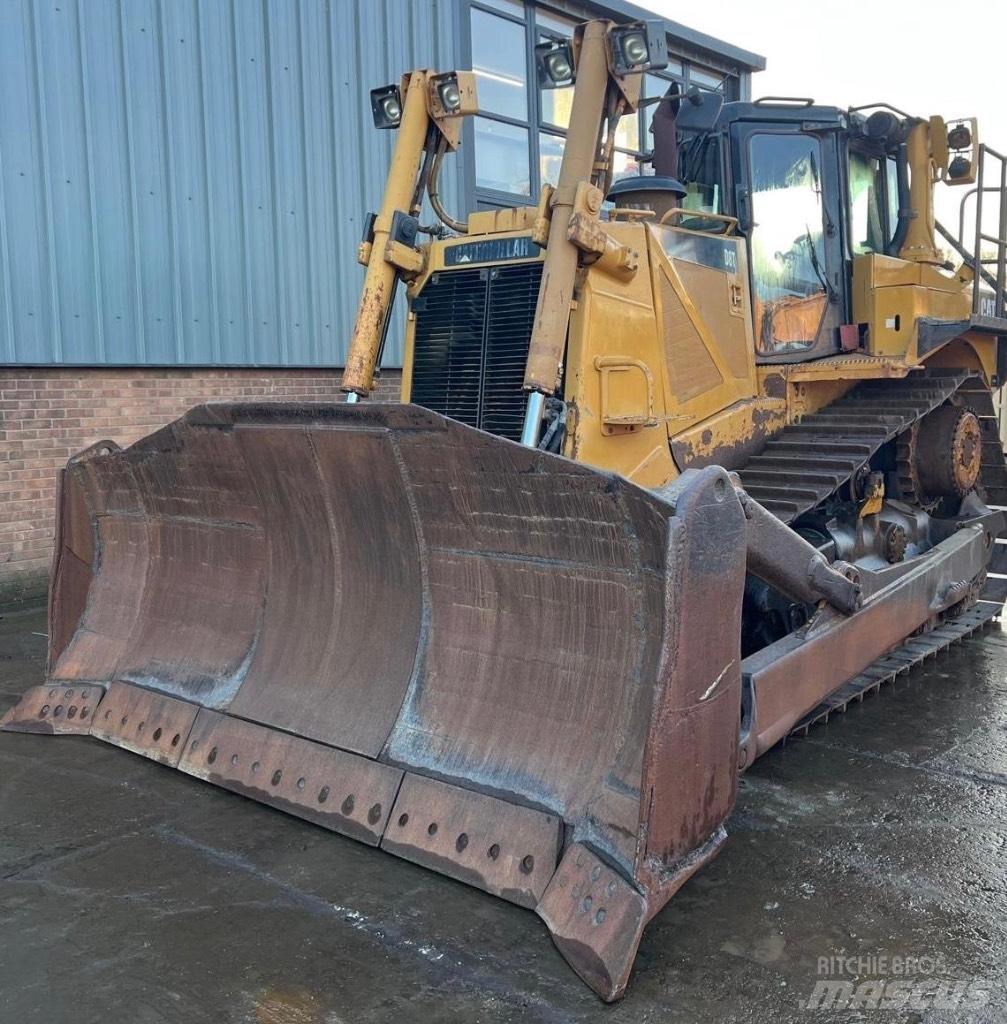 CAT D 8 T Buldožeri guseničari
