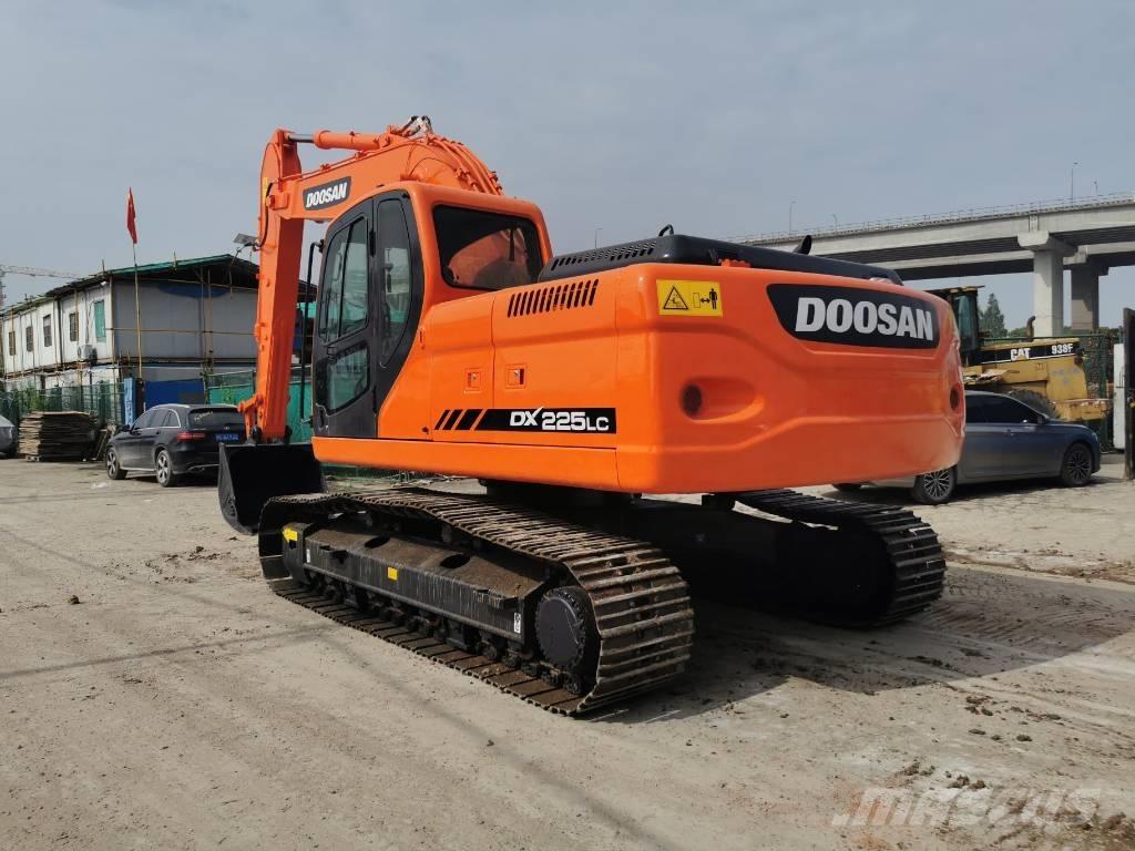 Doosan DX 225 LC Mini bageri < 7t