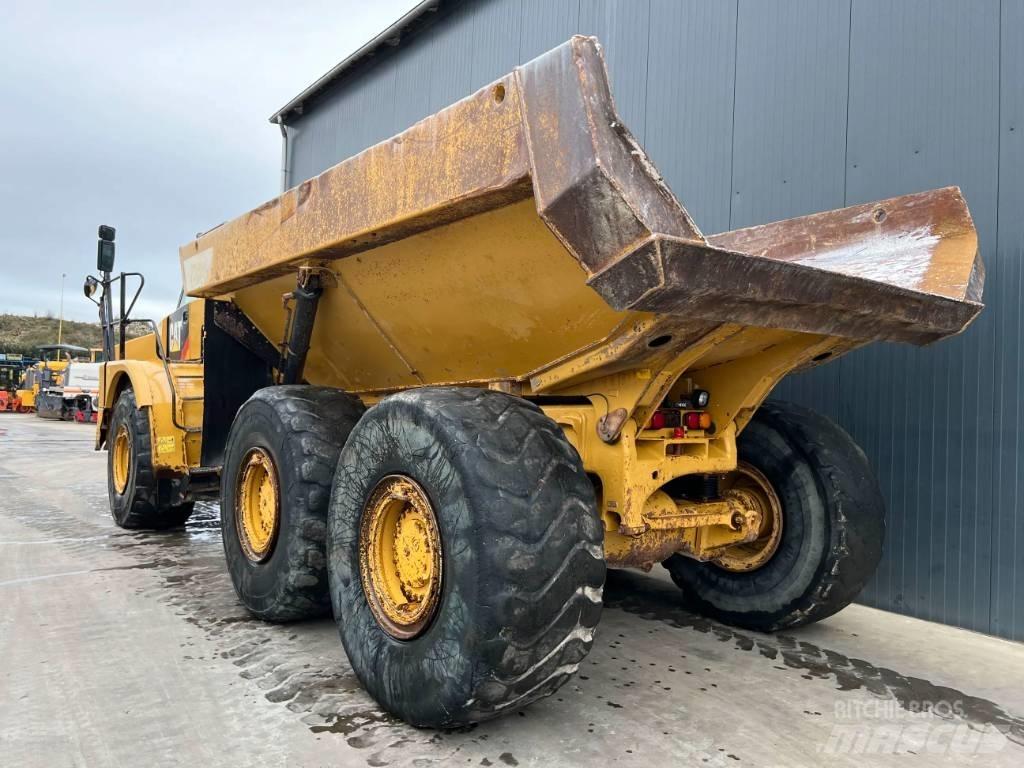 CAT 735B Zglobni damperi