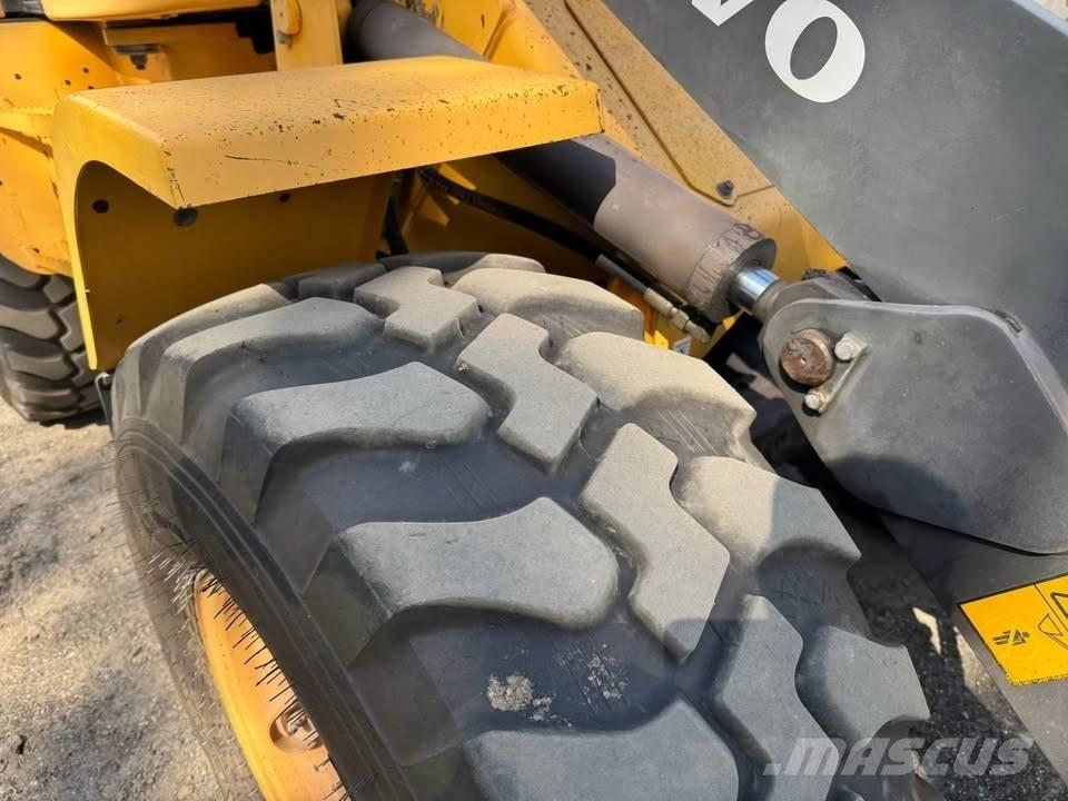 Volvo L 30 G Utovarivači na točkove