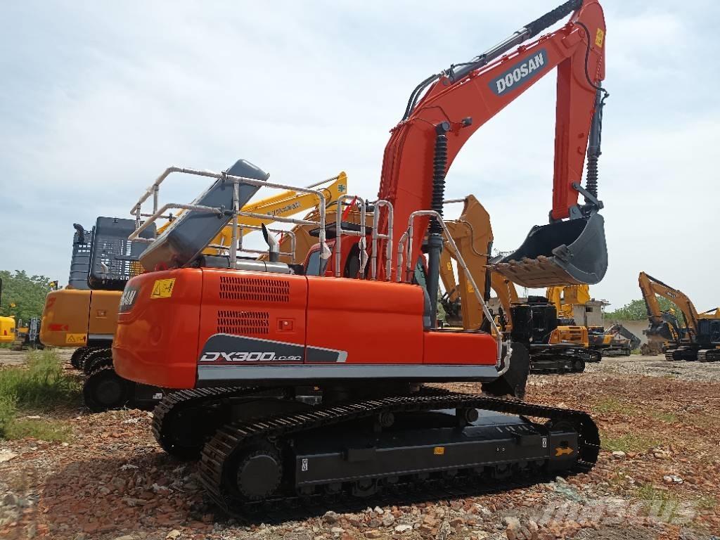 Doosan DX 300 Bageri guseničari