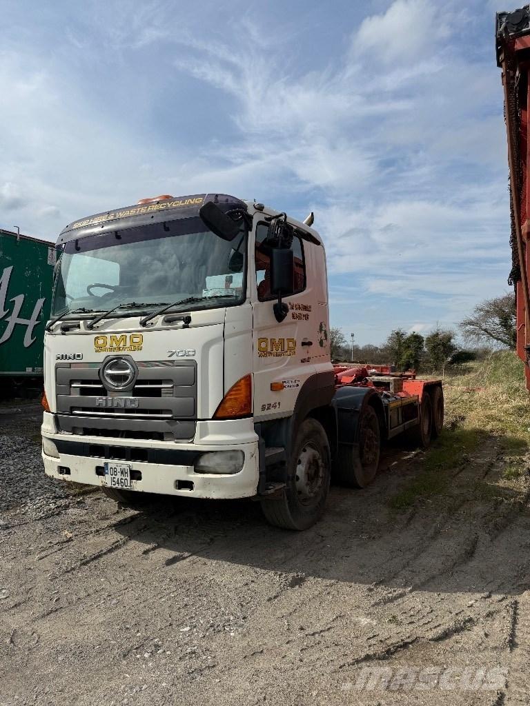 Hino 700 Rol kiper kamioni sa kukom za podizanje tereta