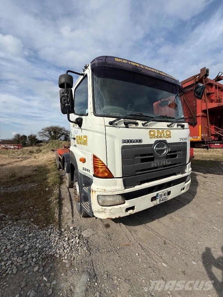 Hino 700 Rol kiper kamioni sa kukom za podizanje tereta