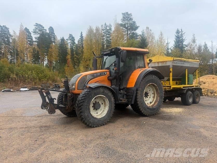 Valtra N142 Traktori