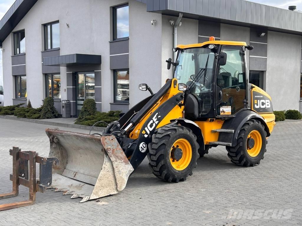 JCB 409 Poljoprivredni teleskopski utovarivači