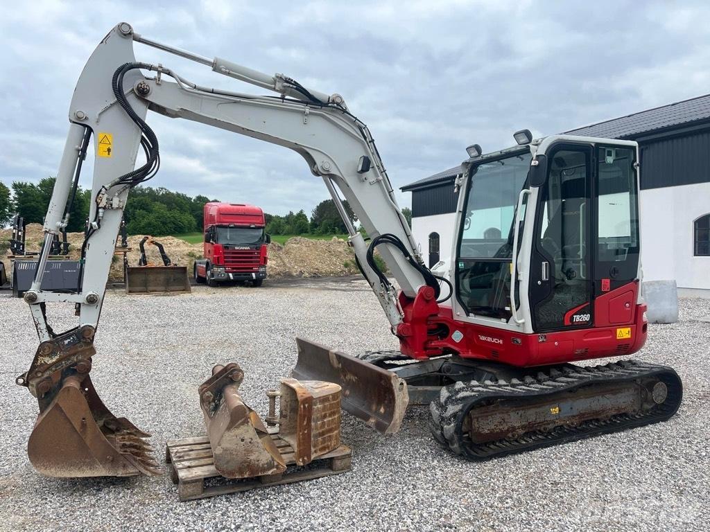 Takeuchi TB260 Mini bageri < 7t