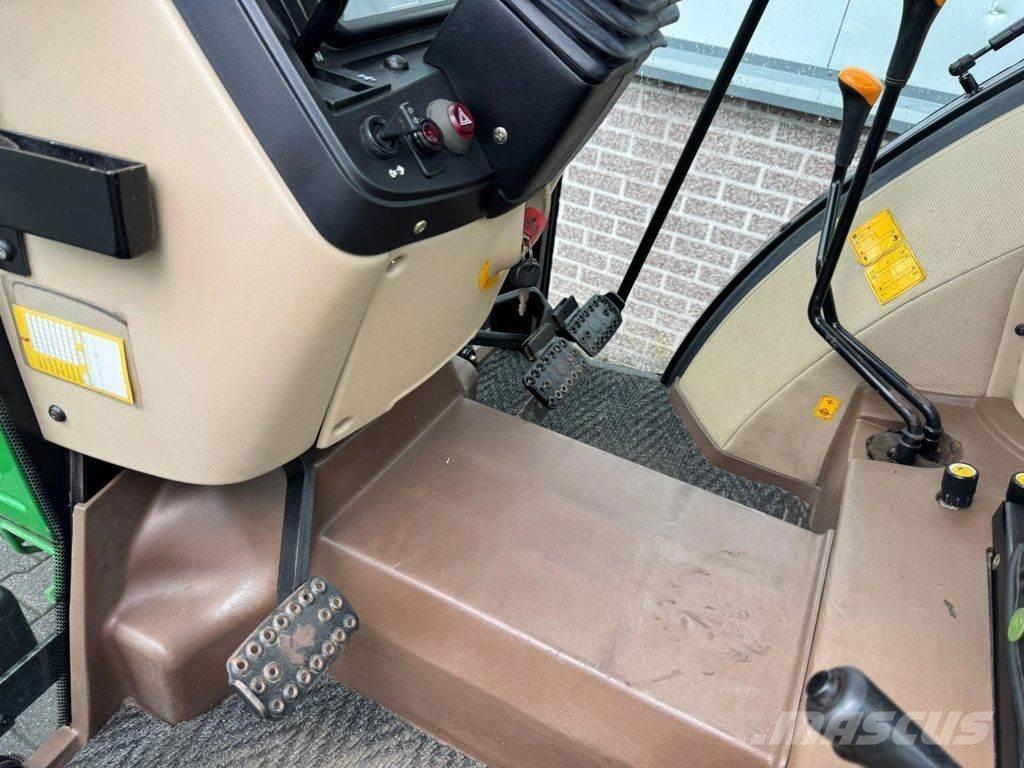John Deere 5215 Posipači soli i peska