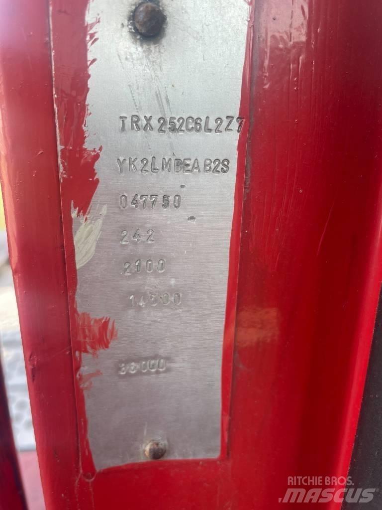 Kalmar TRX252 Terminalni tegljači