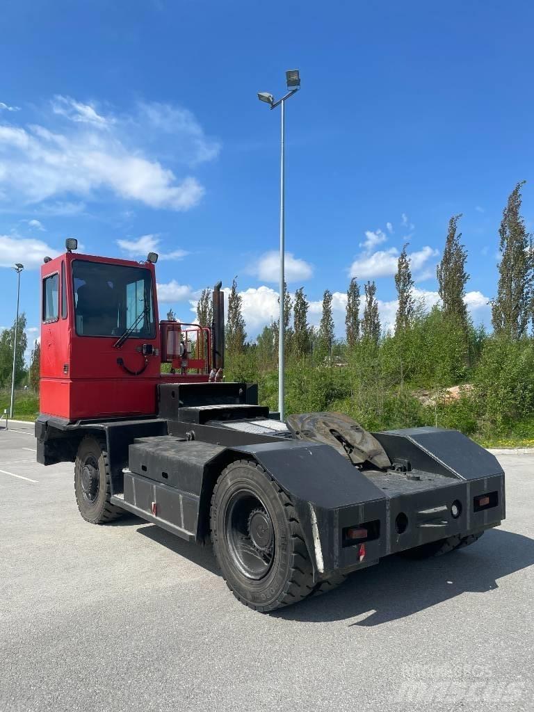 Kalmar TRX252 Terminalni tegljači