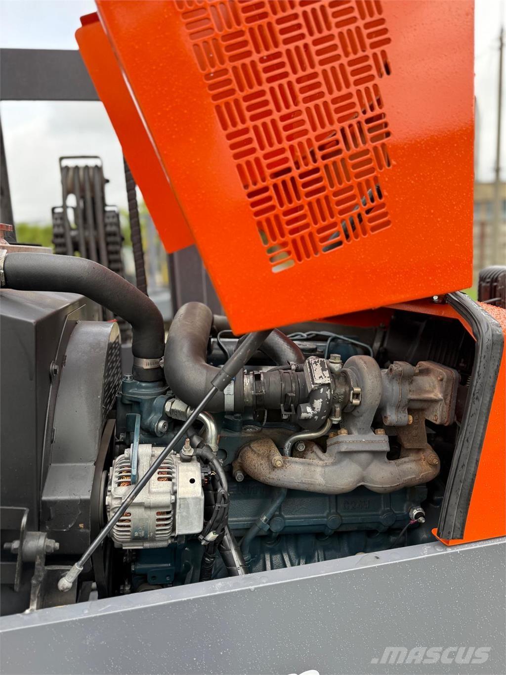 Combilift C5000 XL Viljuškari sa 4-stranskim dohvatom