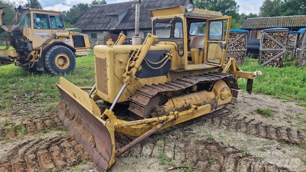 CAT D 4 D Buldožeri guseničari
