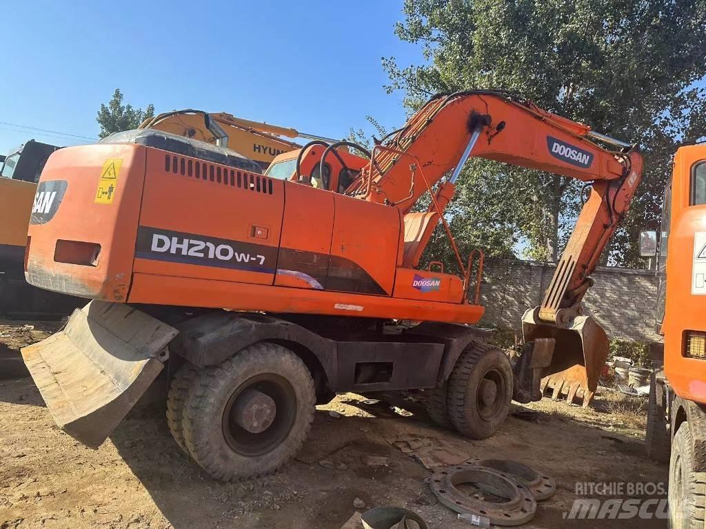 Doosan DH210W Bageri točkaši