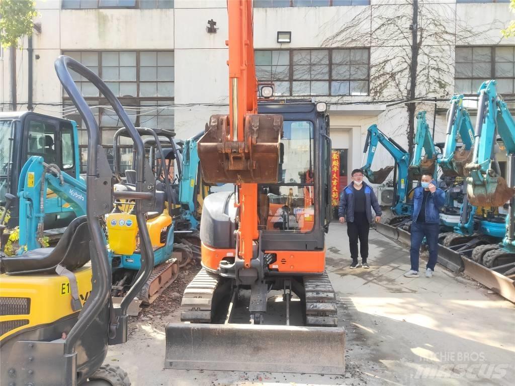 Hitachi ZX 30 U Mini bageri < 7t