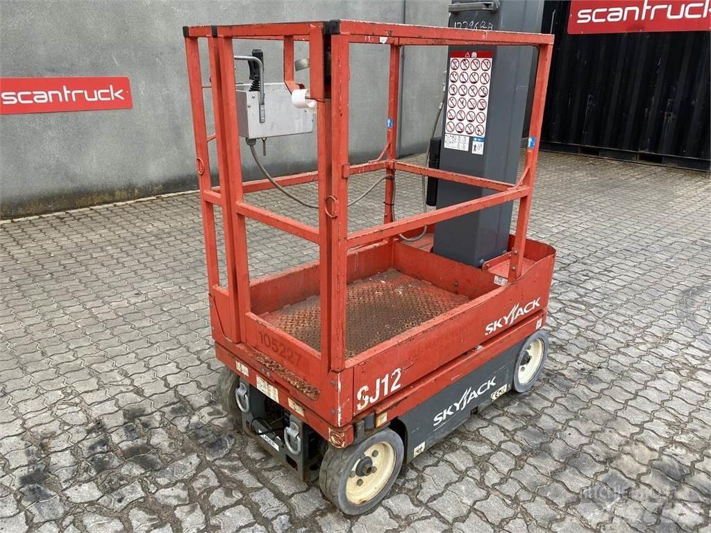 SkyJack SJ12 Jarbolne penjajuće platforme