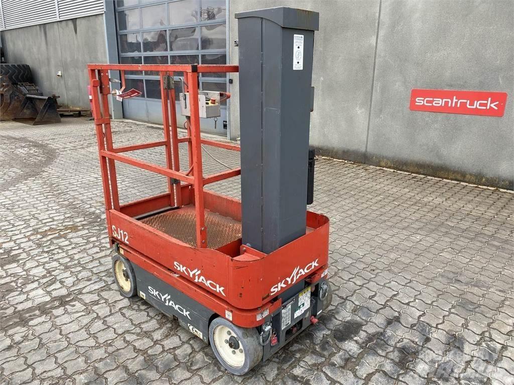 SkyJack SJ12 Jarbolne penjajuće platforme
